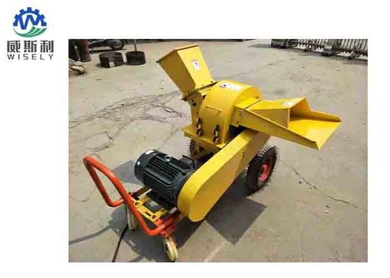 الصين 7.5 - 15 KW Yard Chipper Shredder / Diesel Wood Chipper 0.4 - 0.8t / H السعة المزود